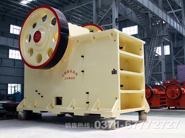 顎式粉碎機顎板、肘板和邊護(hù)板哪種好？