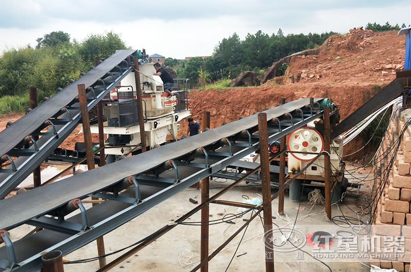 石頭加工沙子每噸成本多少錢？石頭加工沙子設(shè)備有哪些？