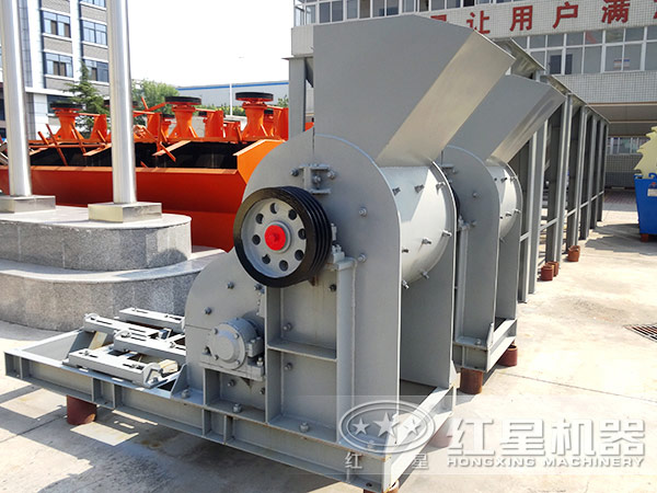 大塊煤怎么弄碎？無篩底雙級(jí)粉碎機(jī)來幫忙