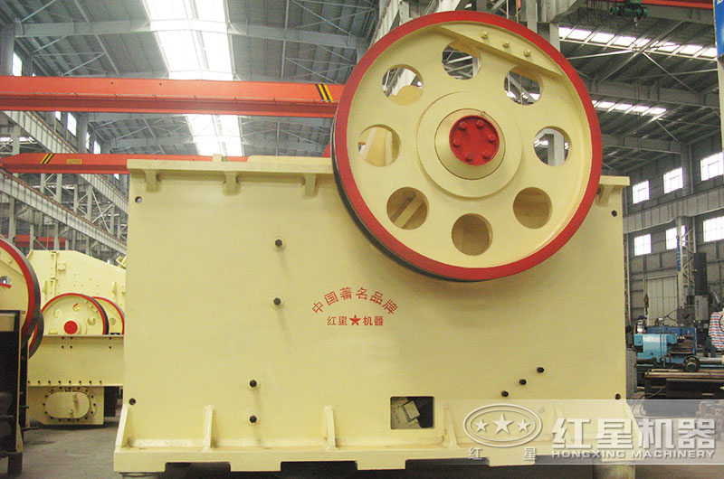 300Ⅹ1300大型細(xì)顎破型號(hào)參數(shù)及具體價(jià)位這里都有，需要的看過(guò)來(lái)