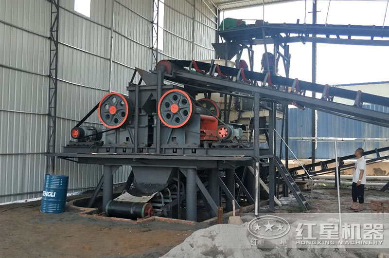 顎式碎裂設備的顎板有什么作用？宜采用哪種材料制作？