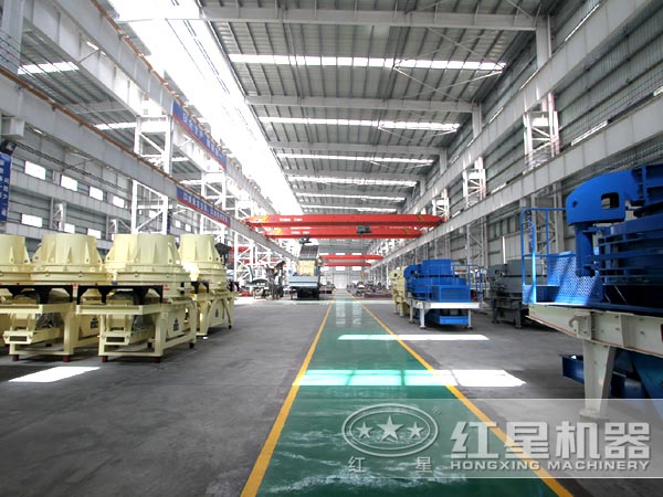 河卵石制沙機(jī)廠(chǎng)家車(chē)間一角
